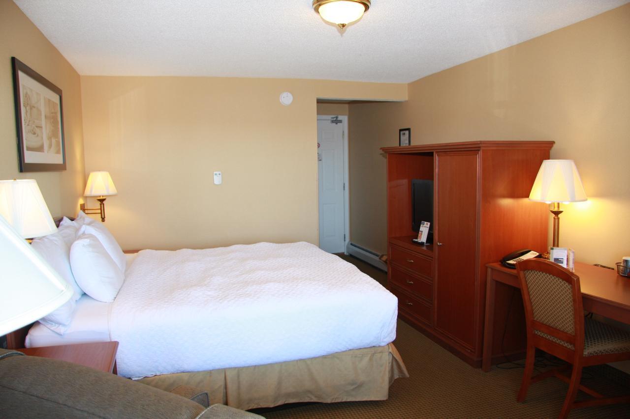 Budget Host Inn & Suites Saint Ignace Eksteriør billede