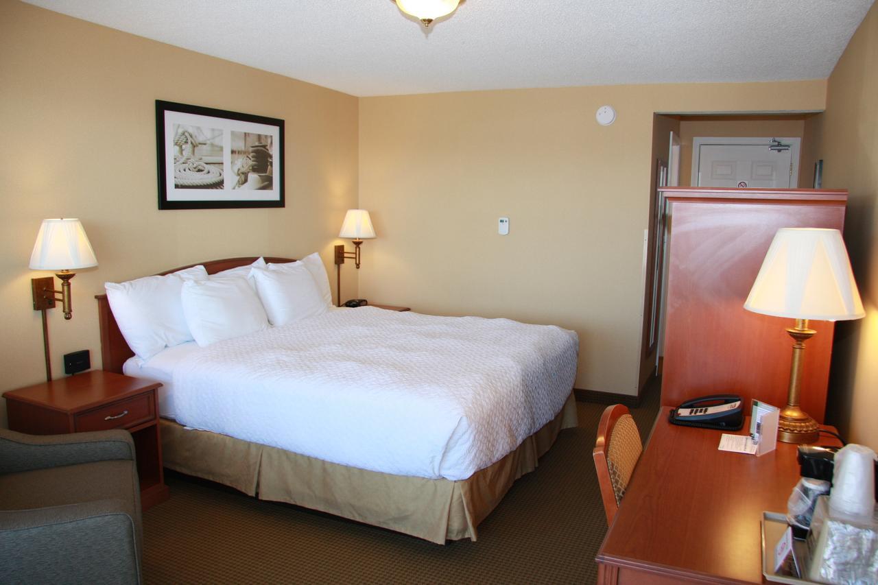 Budget Host Inn & Suites Saint Ignace Eksteriør billede