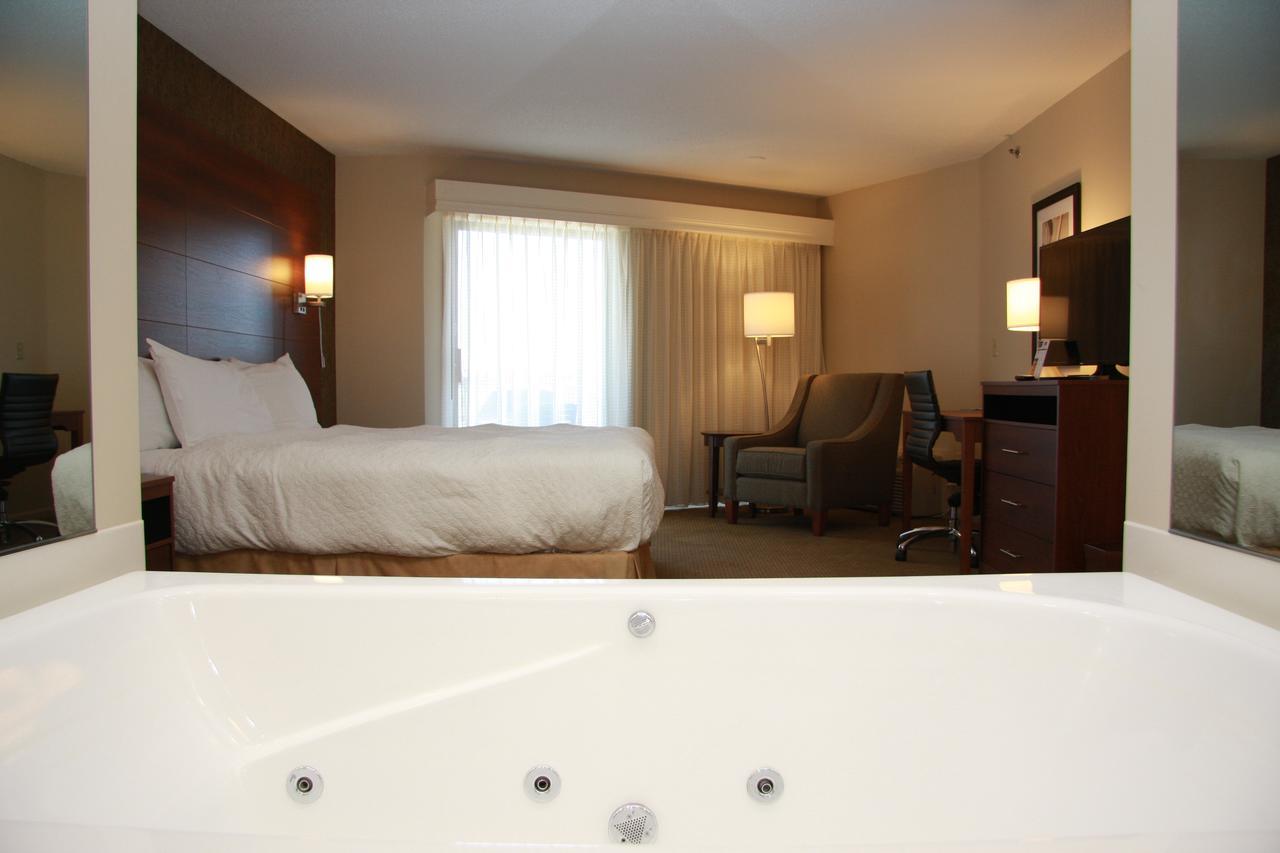 Budget Host Inn & Suites Saint Ignace Eksteriør billede