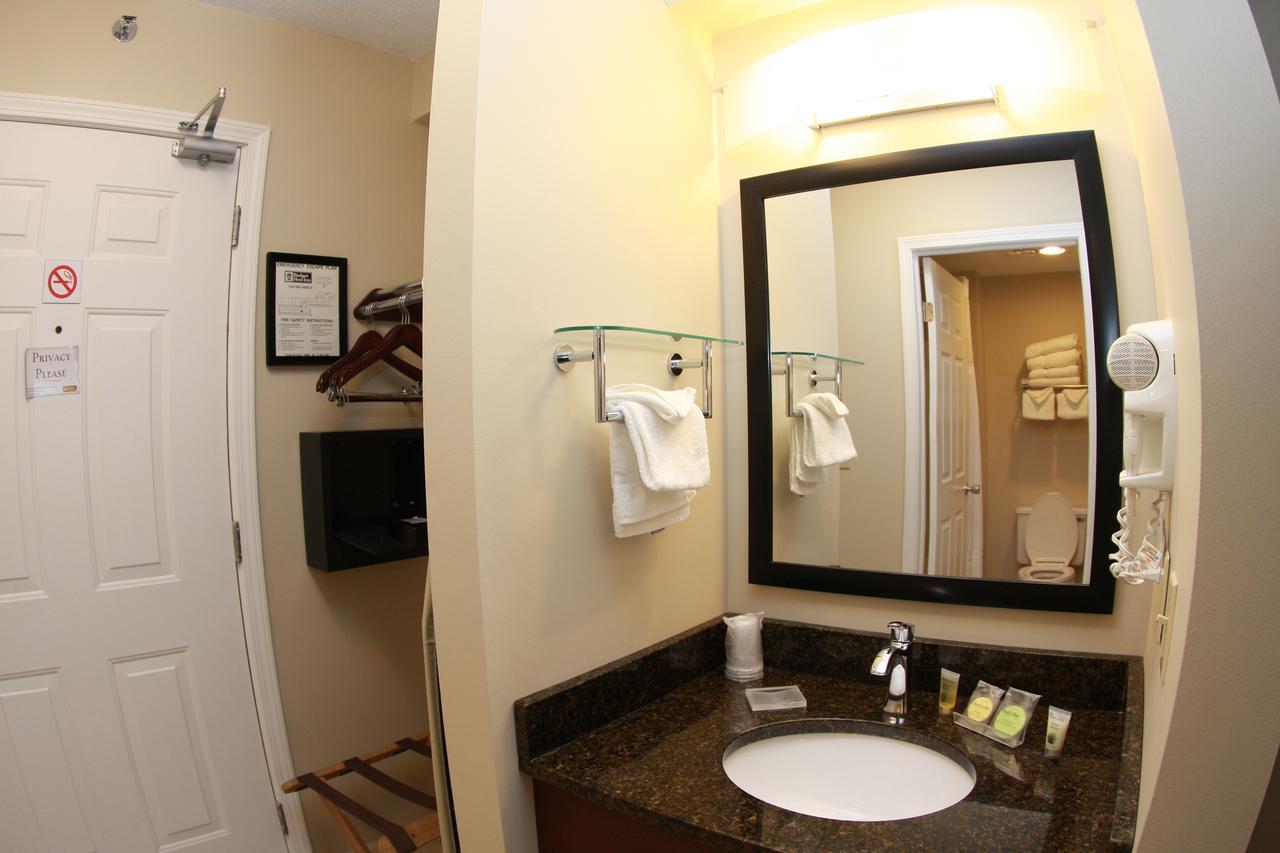 Budget Host Inn & Suites Saint Ignace Eksteriør billede
