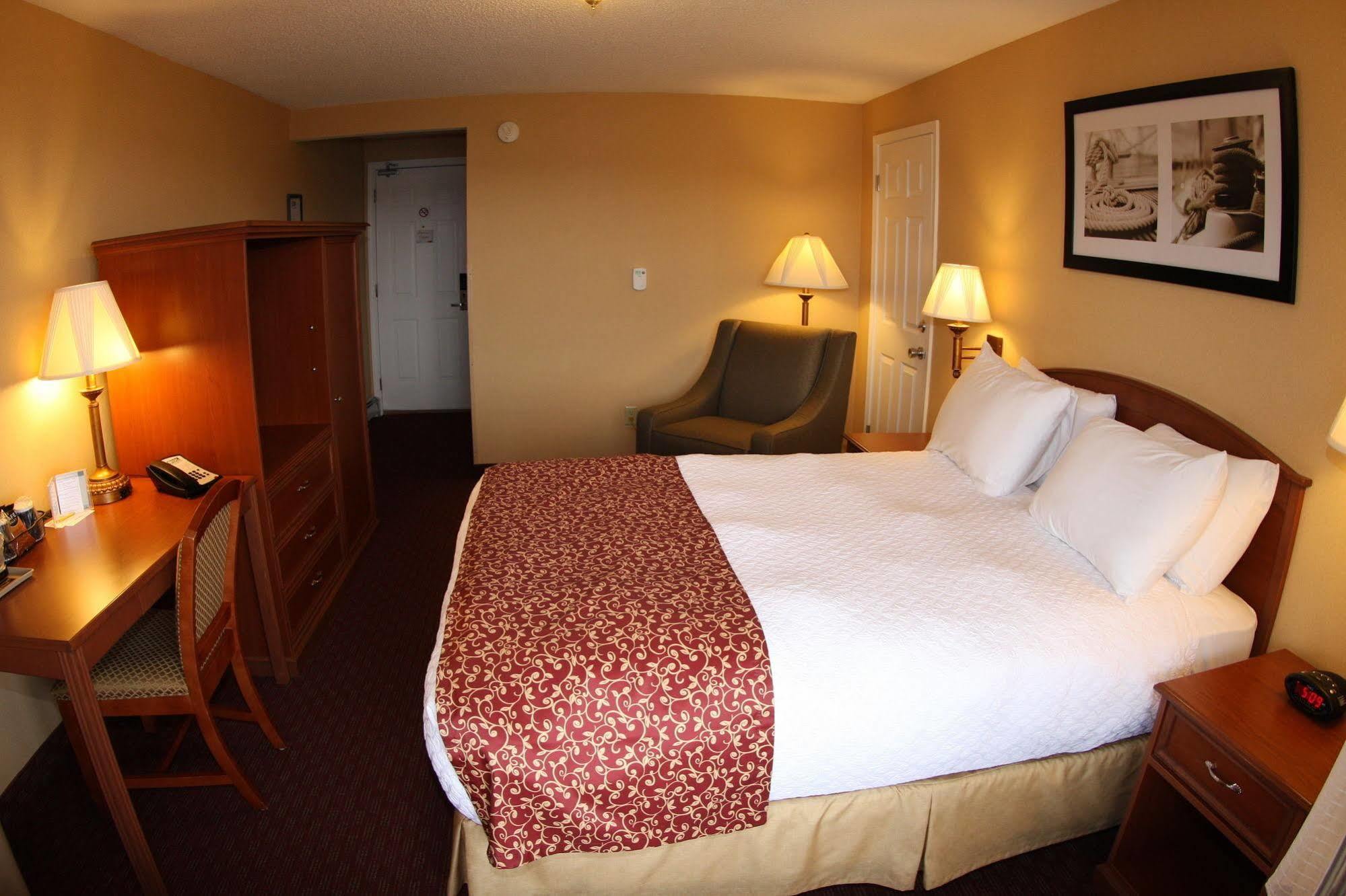 Budget Host Inn & Suites Saint Ignace Eksteriør billede