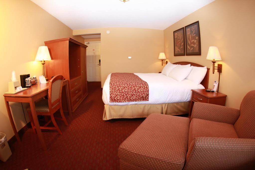 Budget Host Inn & Suites Saint Ignace Eksteriør billede