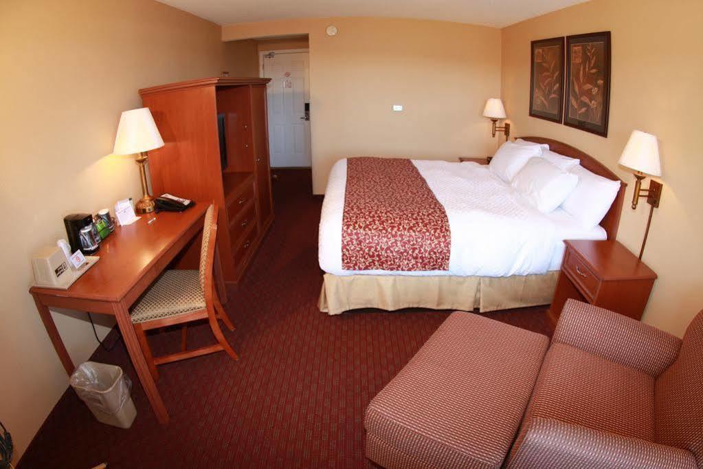 Budget Host Inn & Suites Saint Ignace Eksteriør billede
