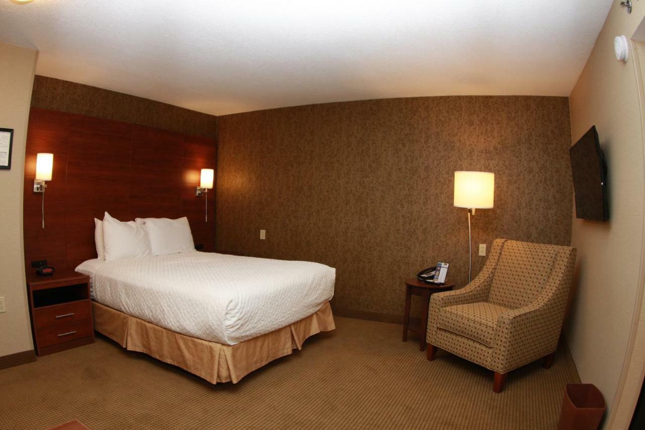 Budget Host Inn & Suites Saint Ignace Eksteriør billede